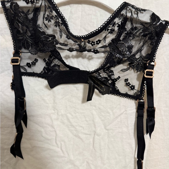 Honey Birdette Whitney Black Lingerie Set || Bra-32C, Garter Belt-Sm, Panty-Sm - Picture 12 of 15
